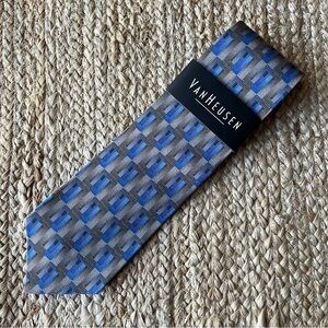 Van Heusen Men's Tie in Gray and Blue Pattern Vintage 100% Silk